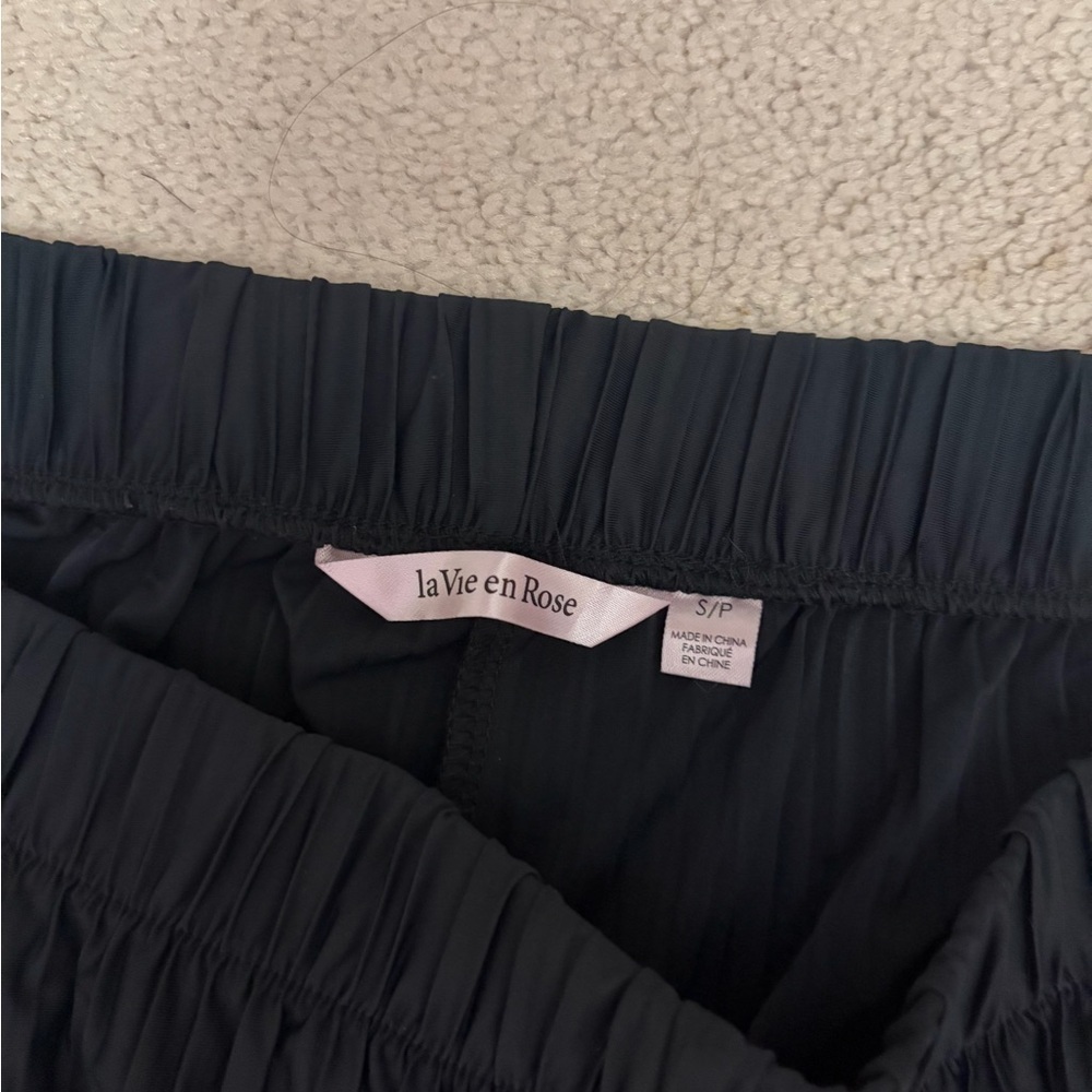 Chic 3 Piece Black Pleated Outfit - Picture 8 of 10